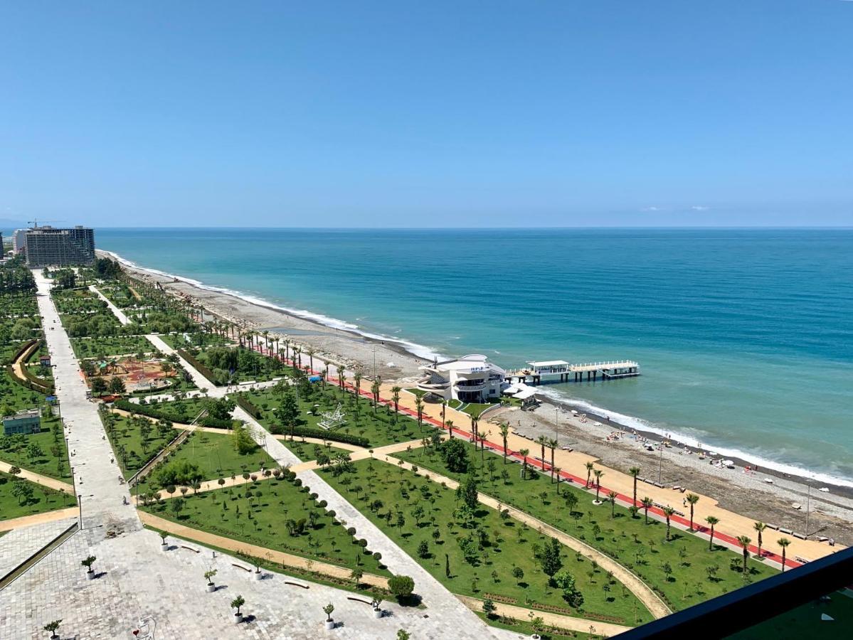 Sea View Apartments Orbi Beach Tower バトゥーミ エクステリア 写真