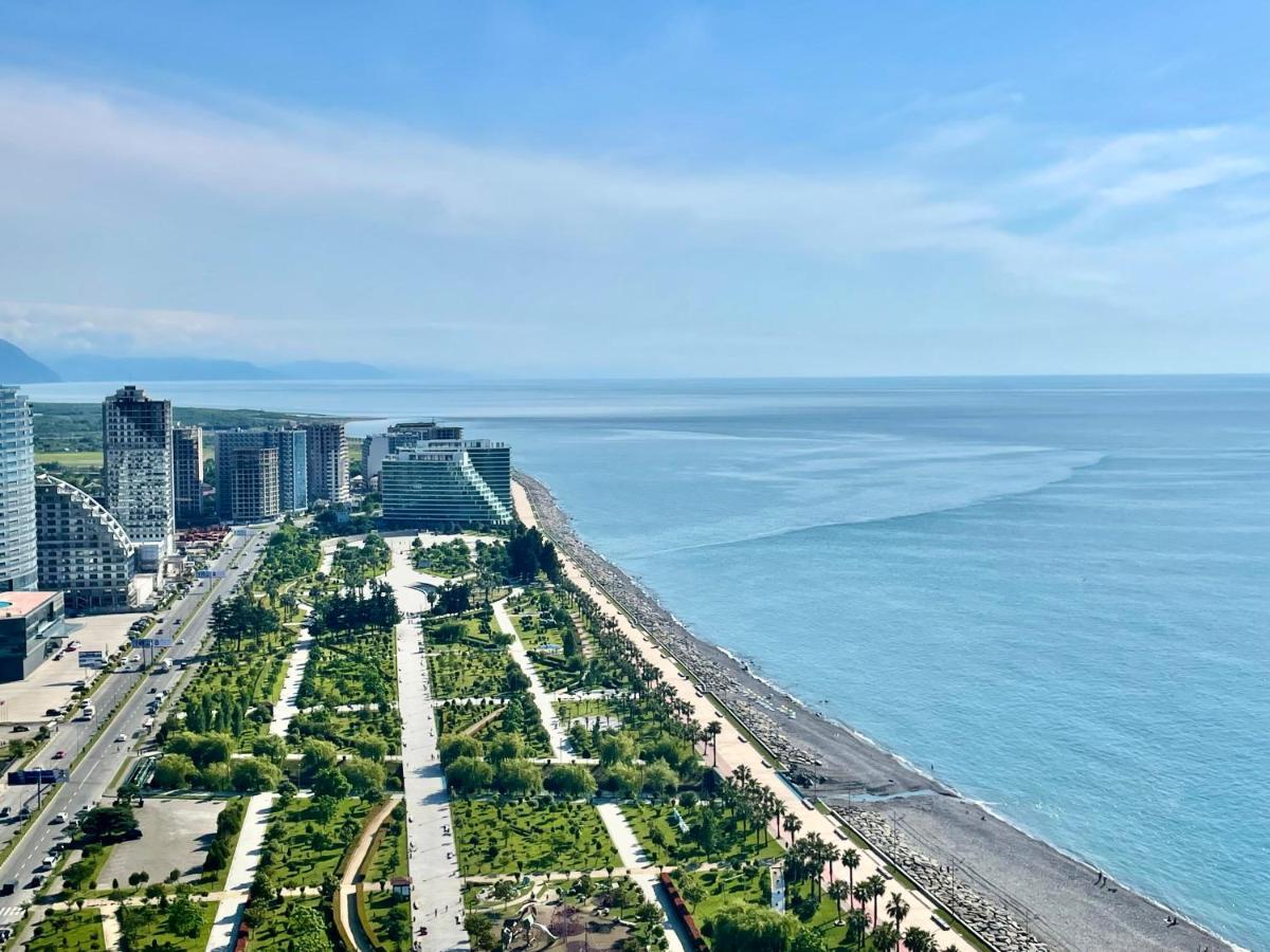Sea View Apartments Orbi Beach Tower バトゥーミ エクステリア 写真