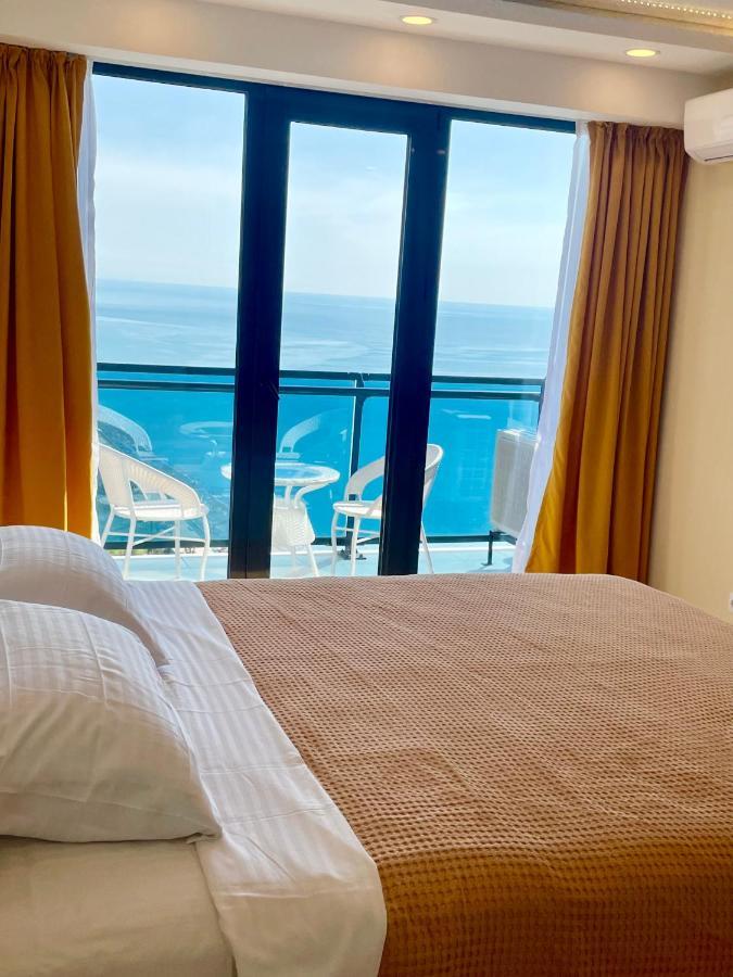Sea View Apartments Orbi Beach Tower バトゥーミ エクステリア 写真