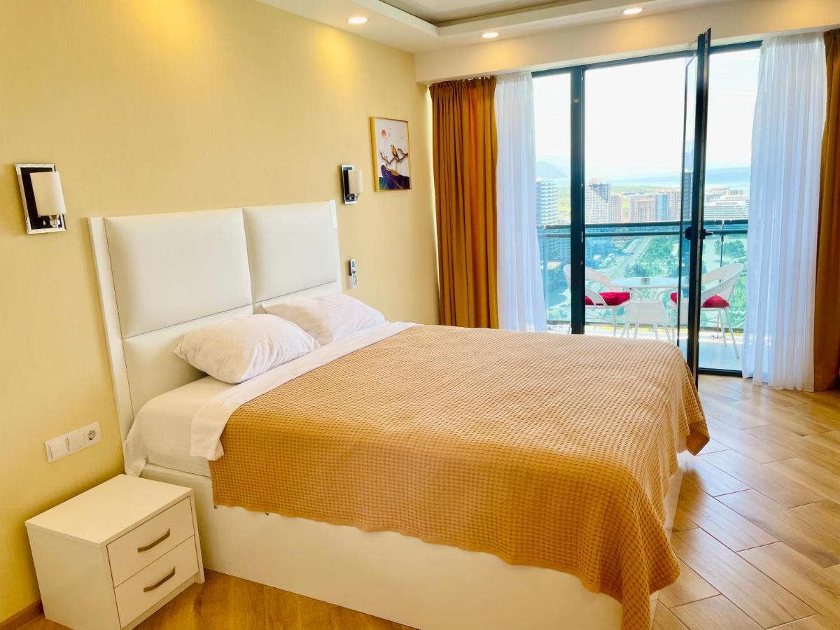 Sea View Apartments Orbi Beach Tower バトゥーミ エクステリア 写真
