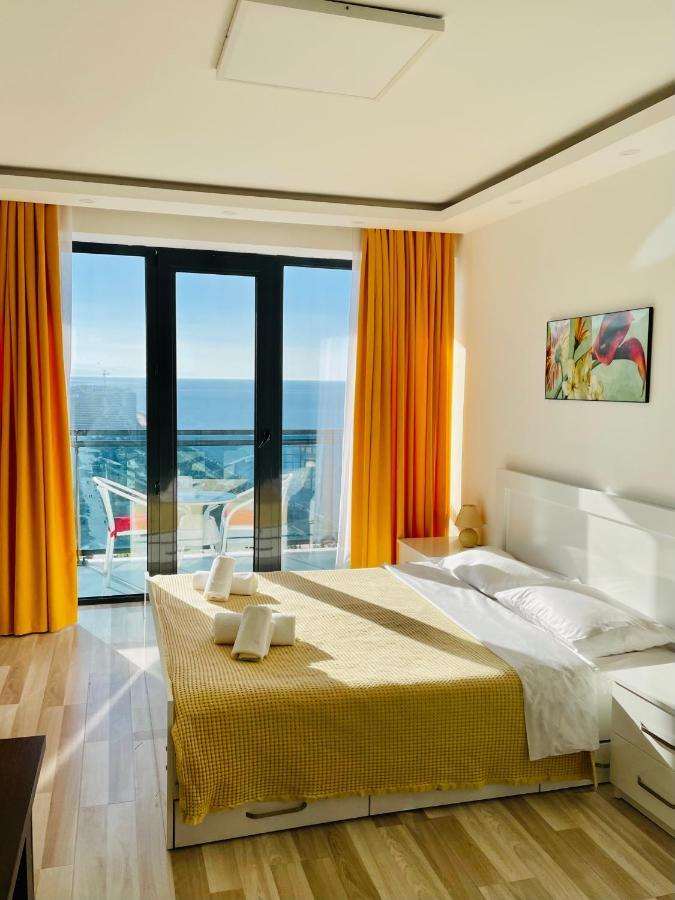 Sea View Apartments Orbi Beach Tower バトゥーミ エクステリア 写真