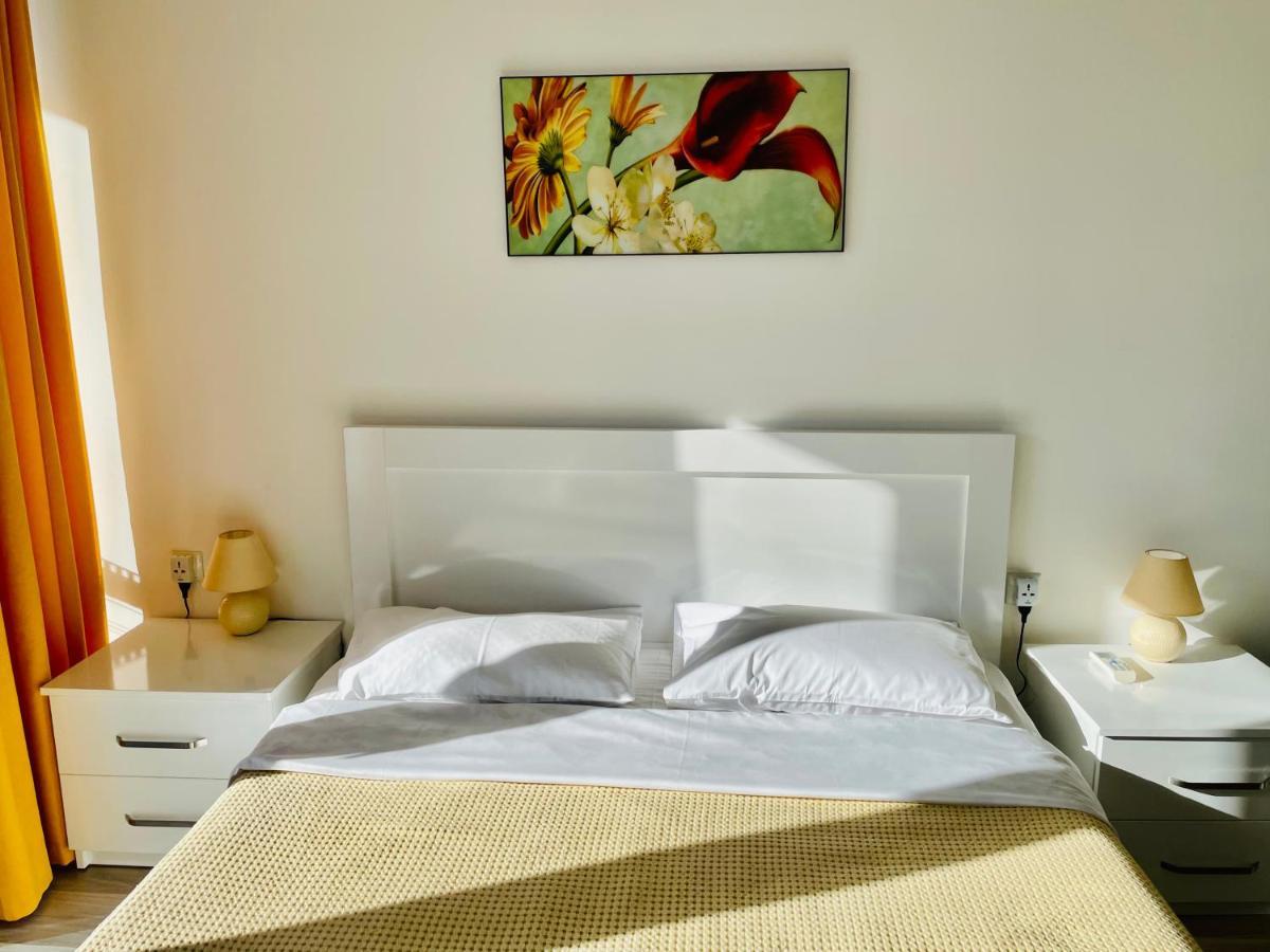 Sea View Apartments Orbi Beach Tower バトゥーミ エクステリア 写真