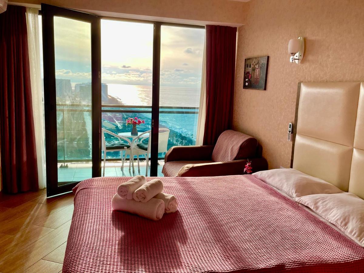 Sea View Apartments Orbi Beach Tower バトゥーミ エクステリア 写真