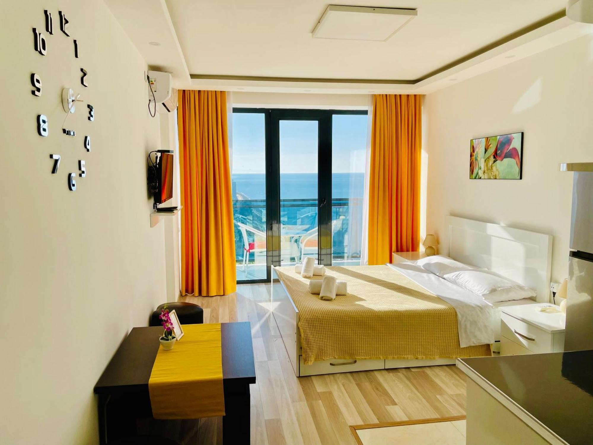 Sea View Apartments Orbi Beach Tower バトゥーミ エクステリア 写真
