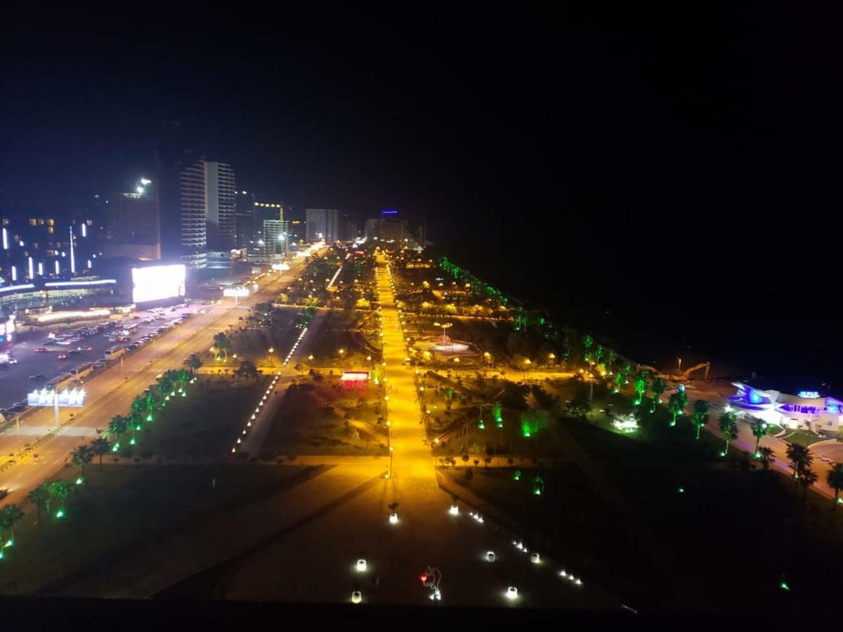 Sea View Apartments Orbi Beach Tower バトゥーミ エクステリア 写真