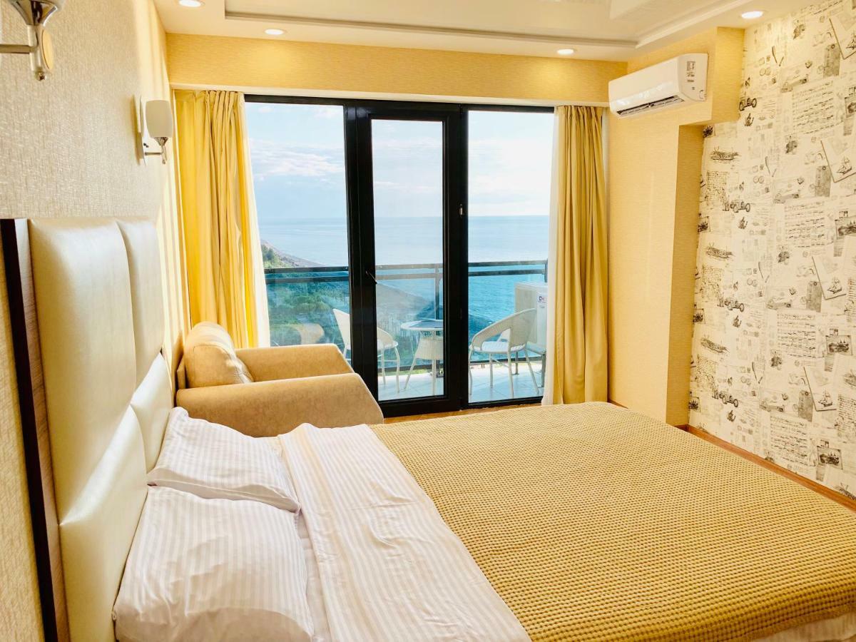 Sea View Apartments Orbi Beach Tower バトゥーミ エクステリア 写真